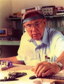 leo fender at work